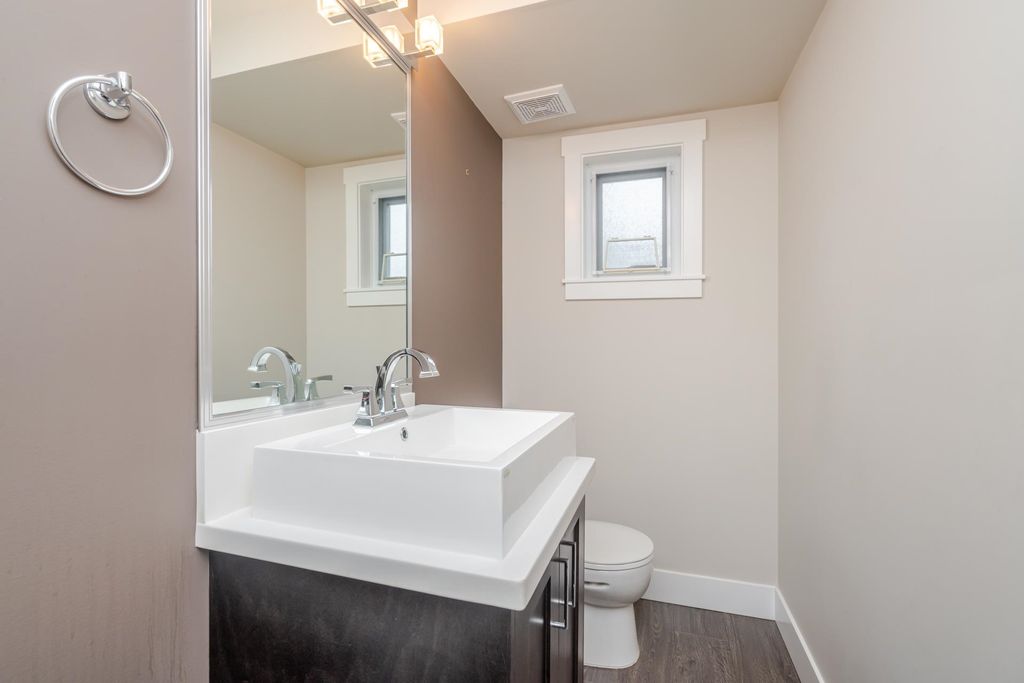 listing image 1105180212725699461