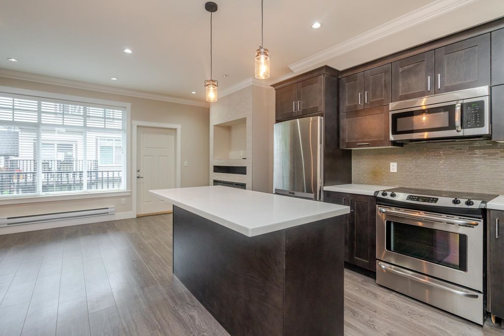listing image 1105203791830440631