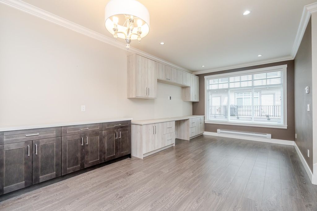 listing image 1106193673691929865