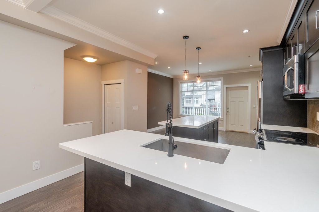 listing image 1100503997633863676