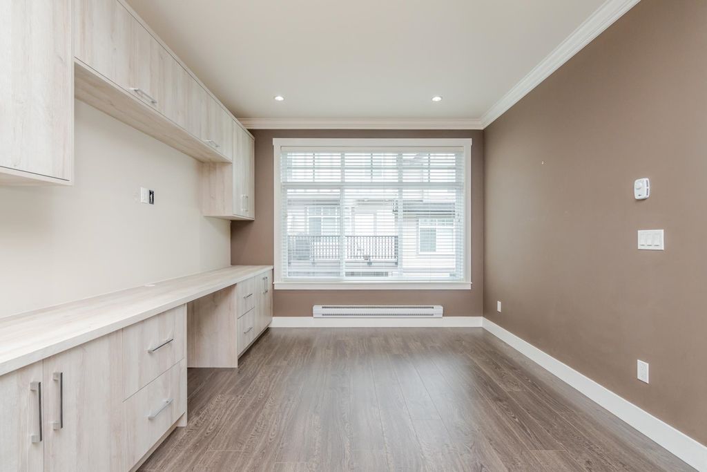 listing image 1104821379995063003