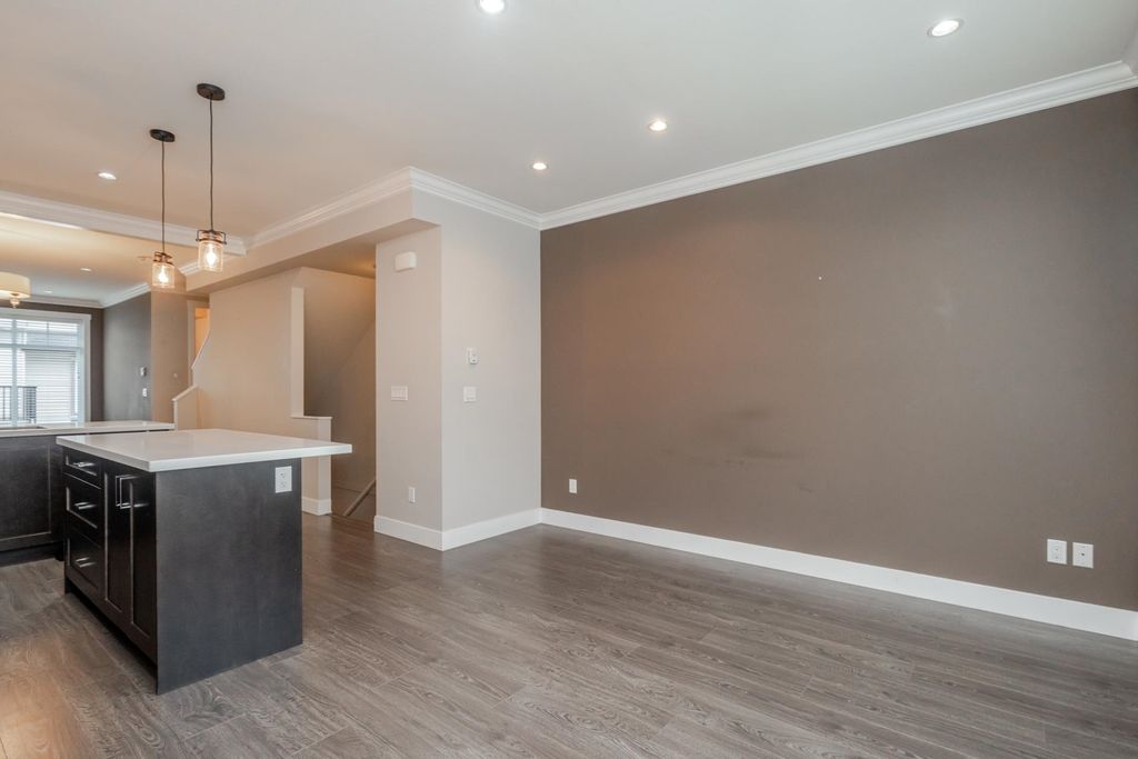 listing image 1100944179391692365