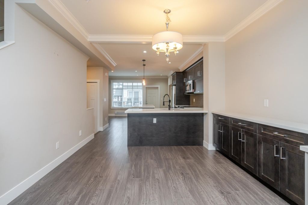 listing image 1109204221962893138
