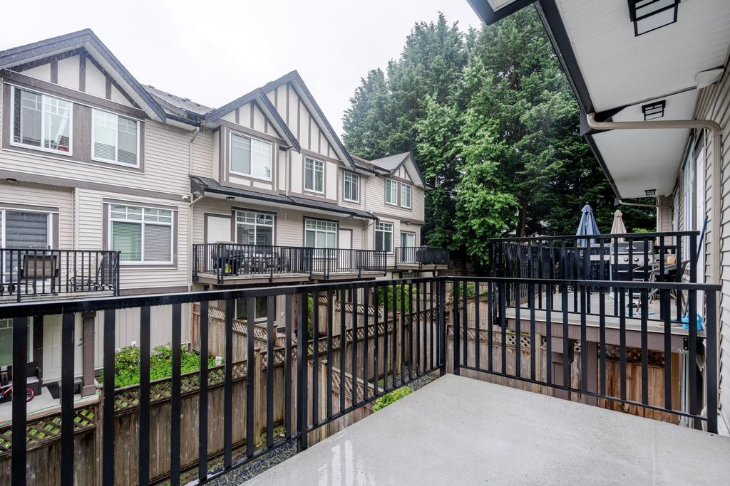 listing image 1101767226244003744