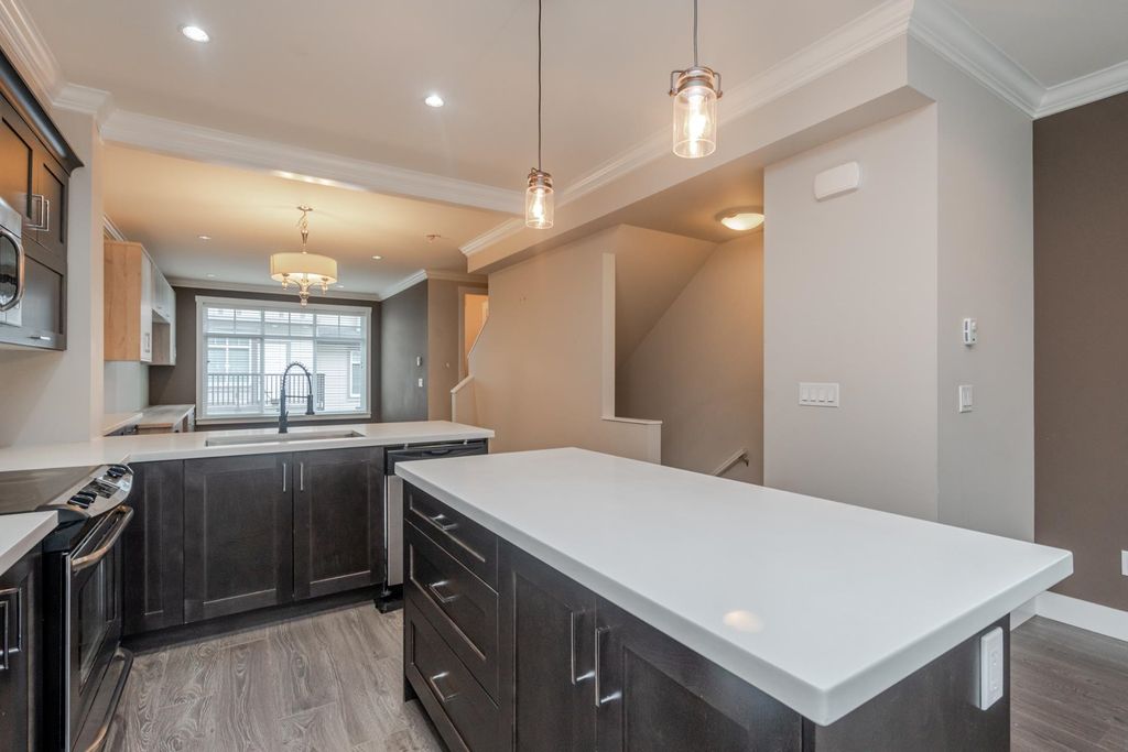 listing image 1100314503788256819