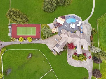 213 240 Street Langley BC V2Z 2X5