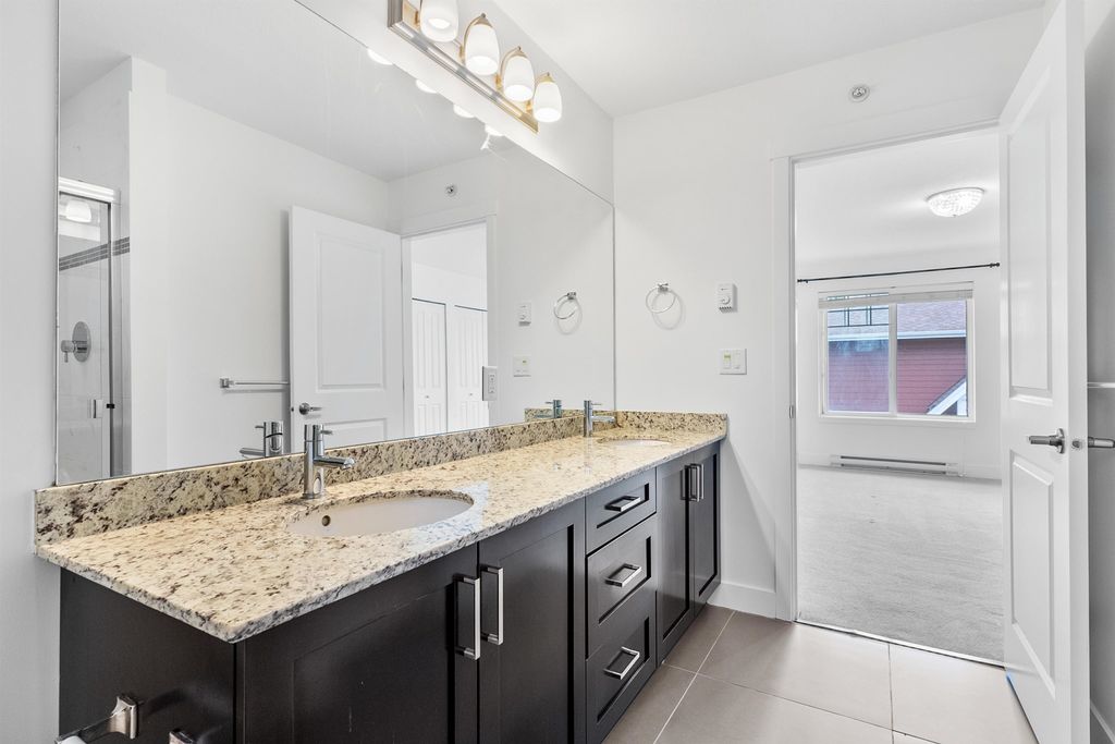 listing image 1109537329632644005