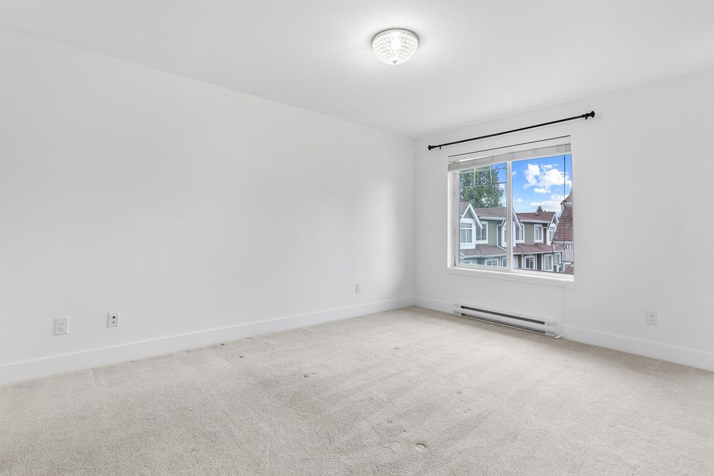 listing image 1102835639211779457