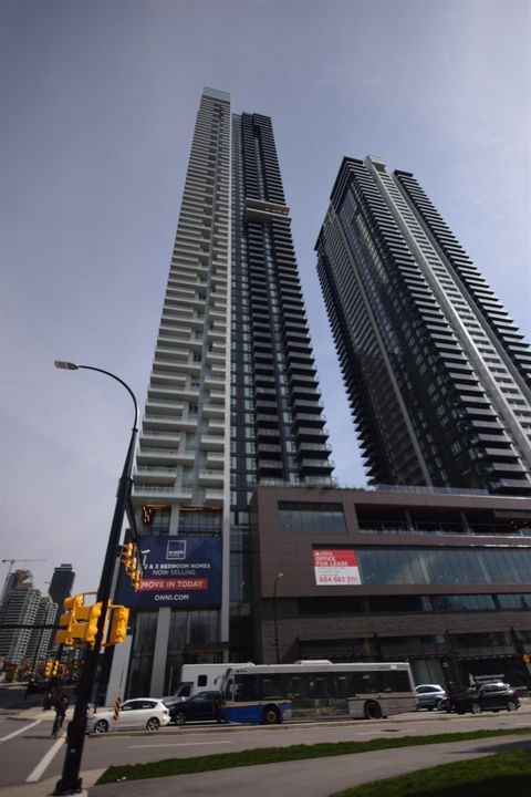 2108 Gilmore Avenue 4504 Burnaby BC V5C 0N8