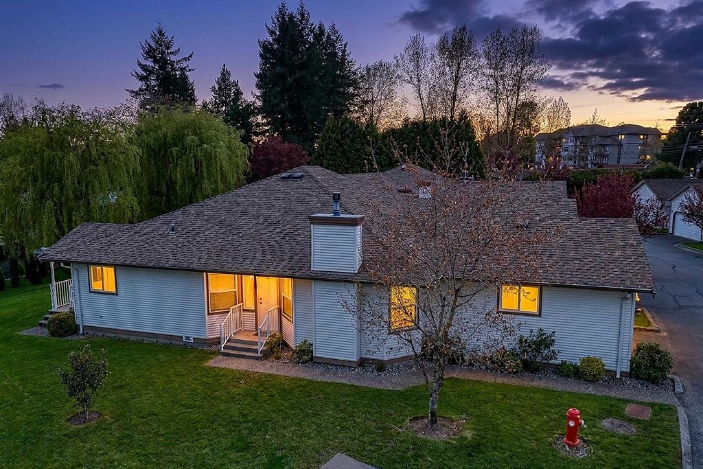 Photo of 27435 29a Avenue #33, Langley, BC V4W 3M4 (MLS # R3112002)