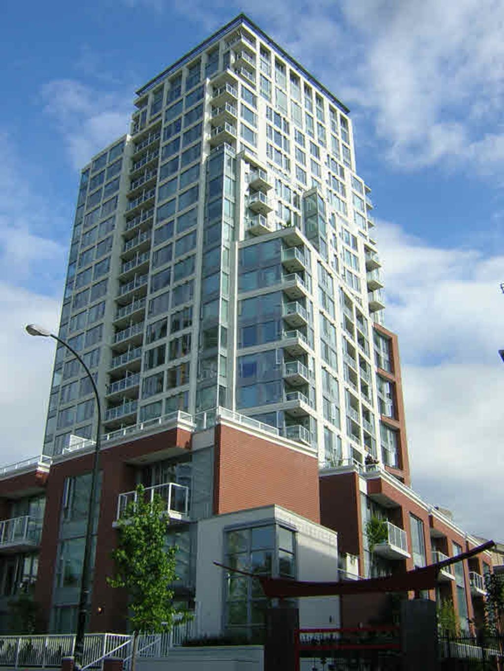 listing image 1109977409311100768