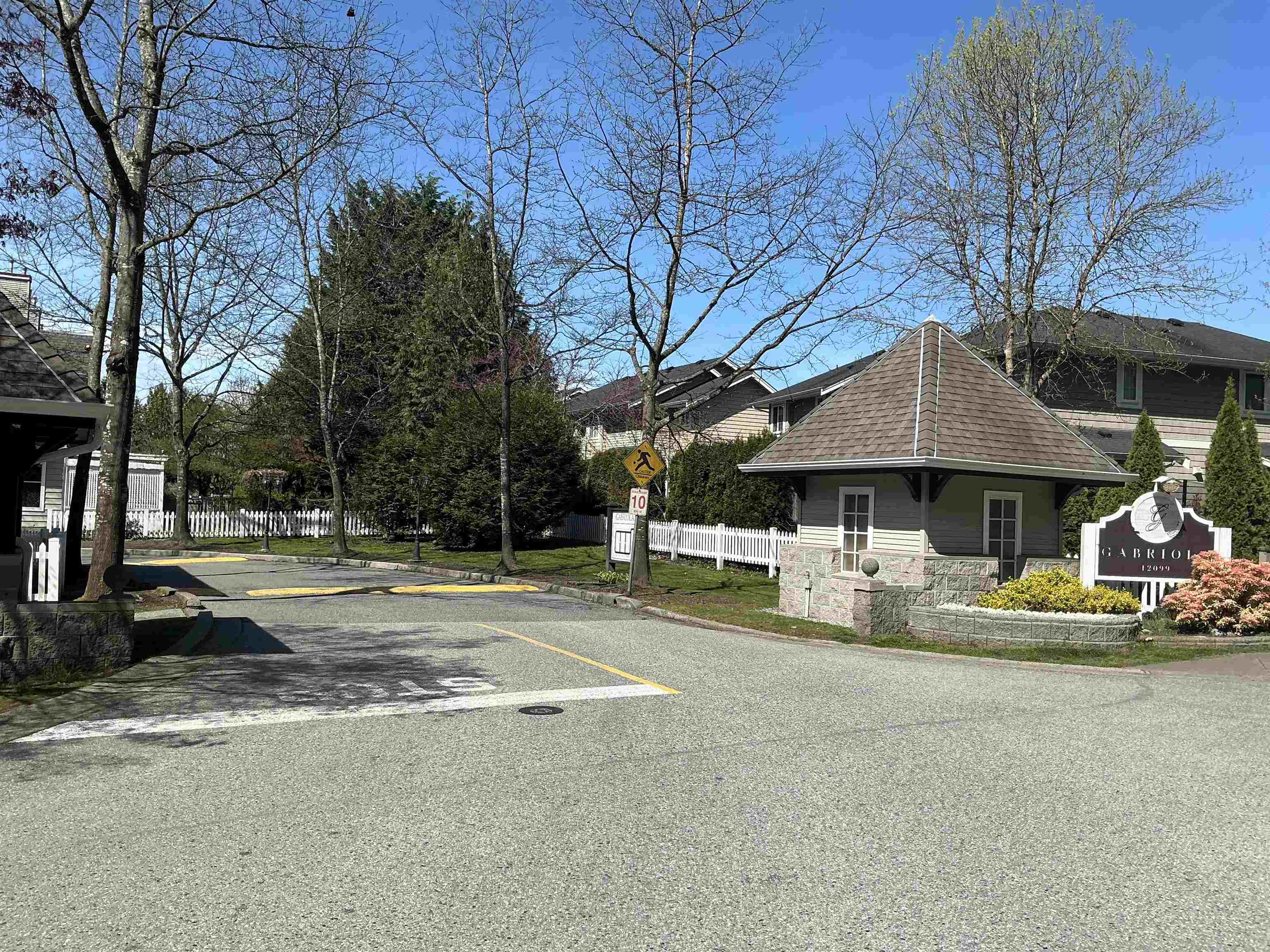 12099 237 Street 86
