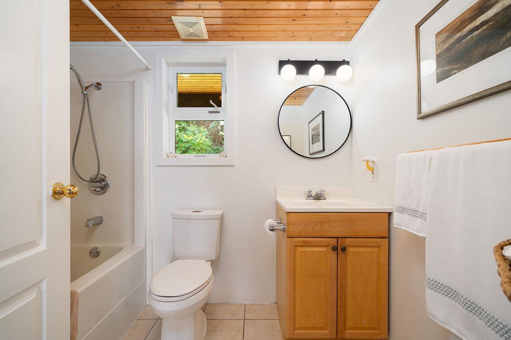 listing image 1104482752197995327