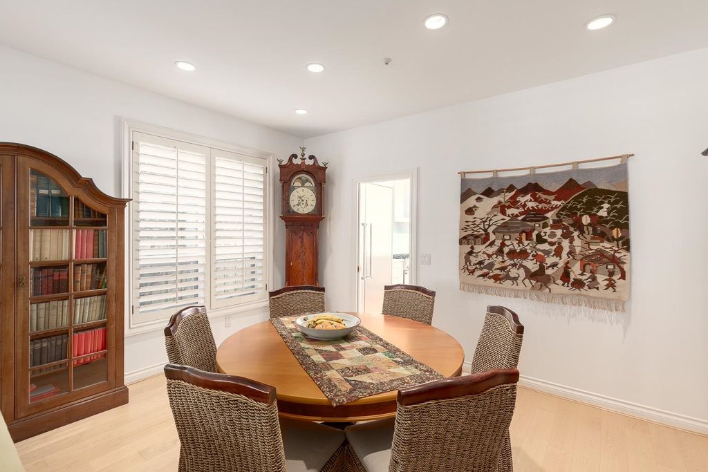 listing image 1109045066581557142