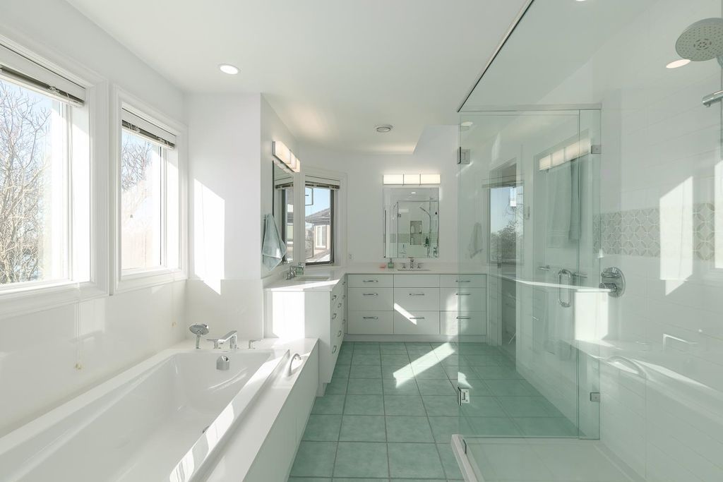 listing image 1100649603181398991