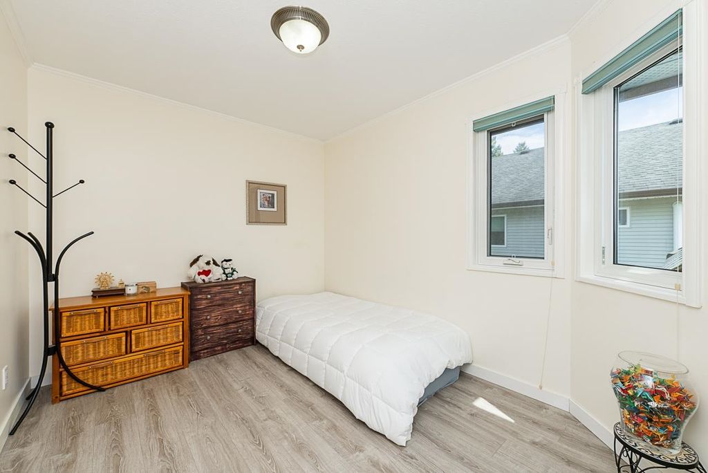 listing image 1102612447431837730
