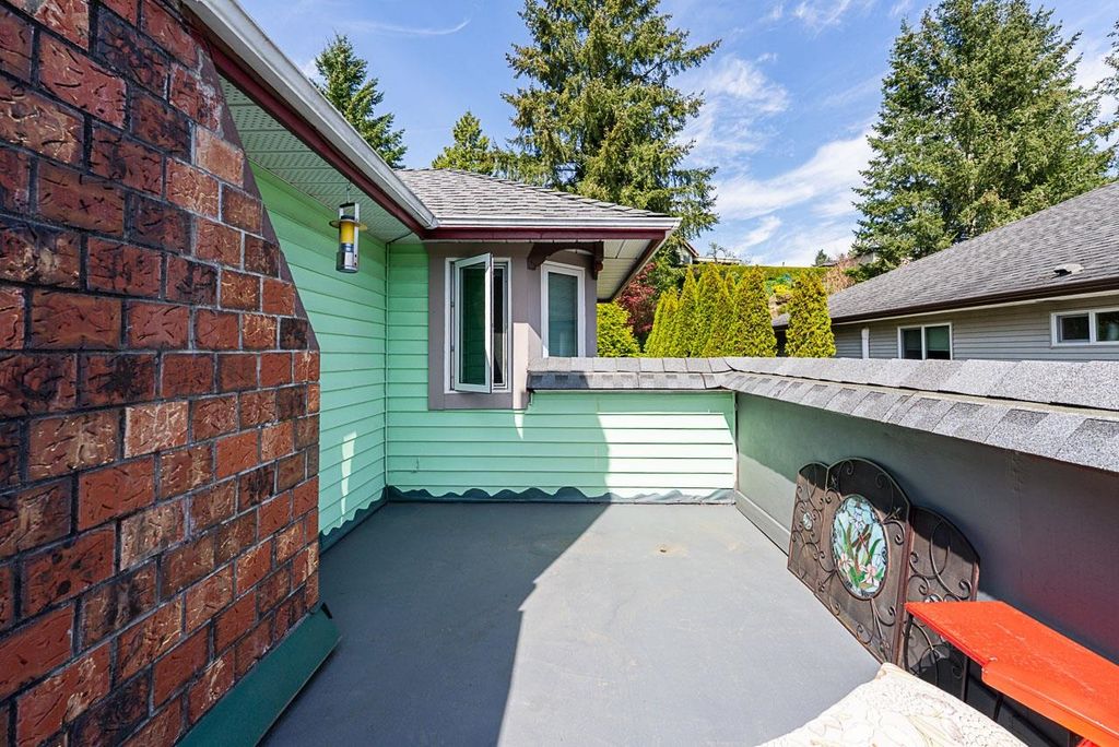 listing image 1105670799524240450