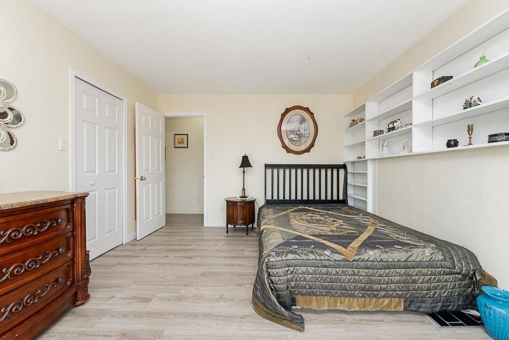 listing image 1109274812988546633