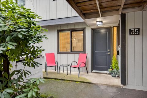 6712 Baker Road 35 Delta BC V4E 2V3