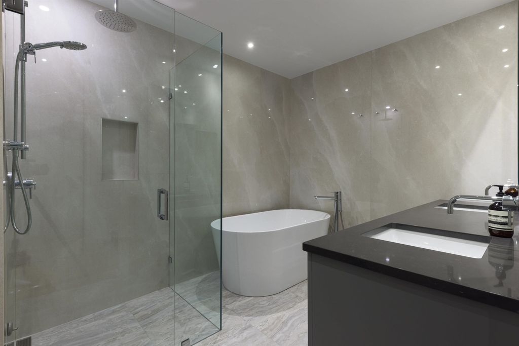 listing image 1102104005036247982