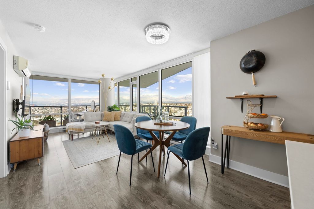 listing image 1109051743201989103