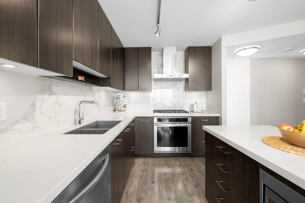 listing image 1105638315942641274