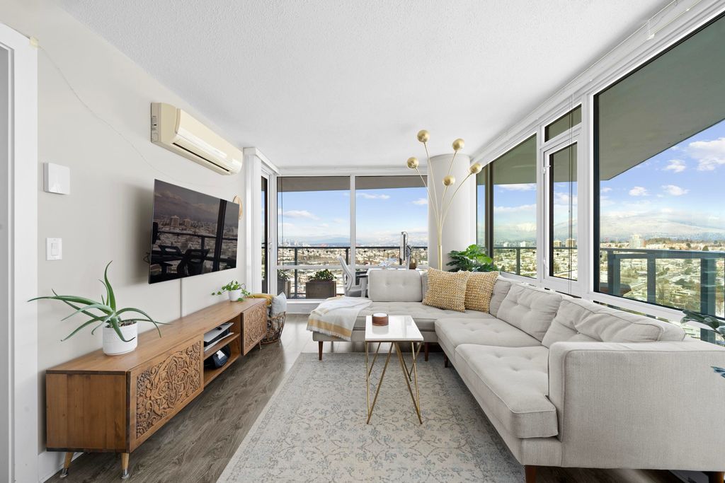 listing image 1107301510329101252