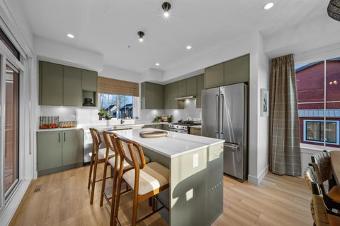 7661 198b Street 25 Langley BC V0V 0V0