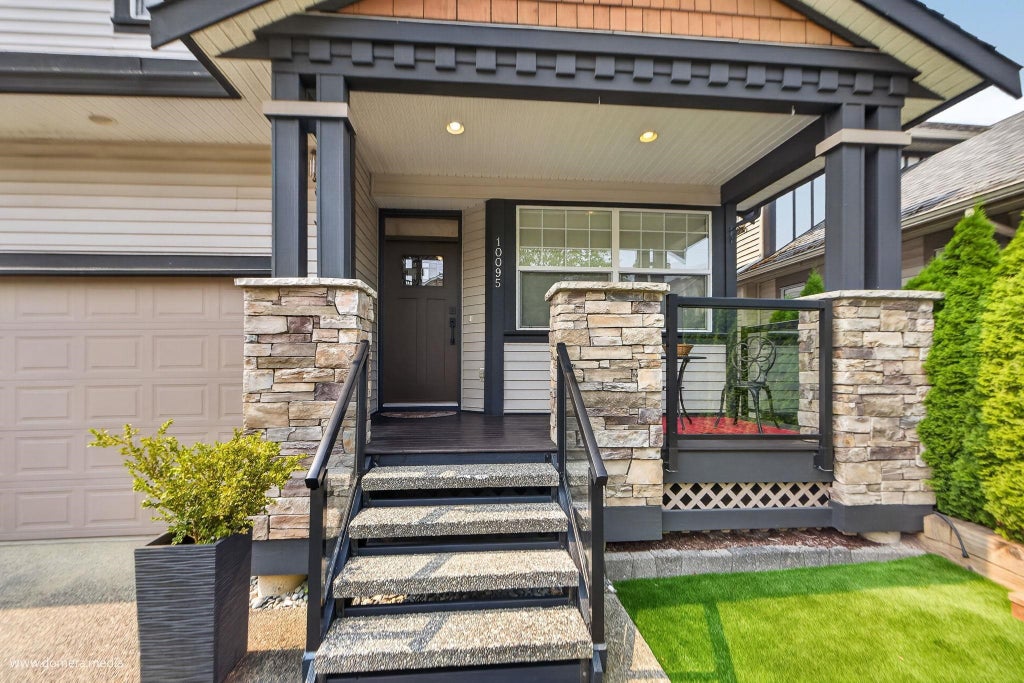 Photo of 10095 241a Street, Maple Ridge, BC V2W 2C9 (MLS # R3152559)