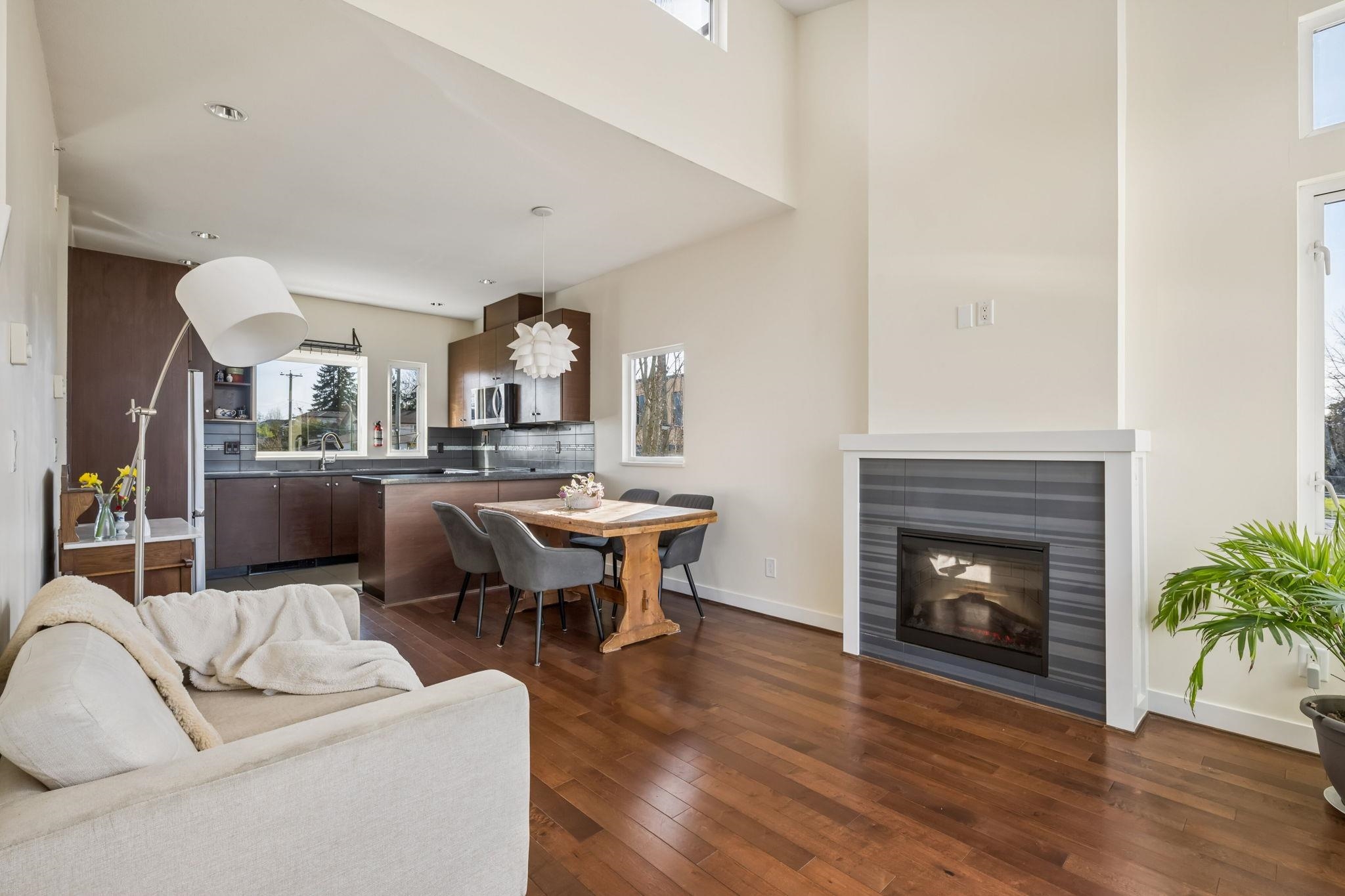 3788 Laurel Street 18