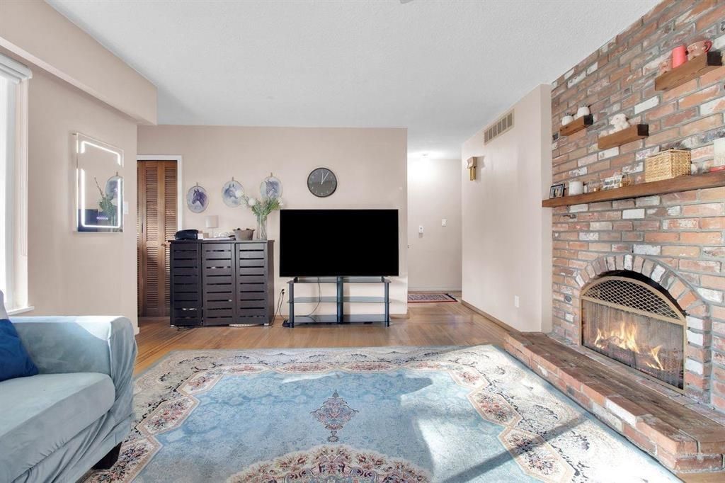 Photo of 12533 99a Avenue, Surrey, BC V3V 2R6 (MLS # R3115126)