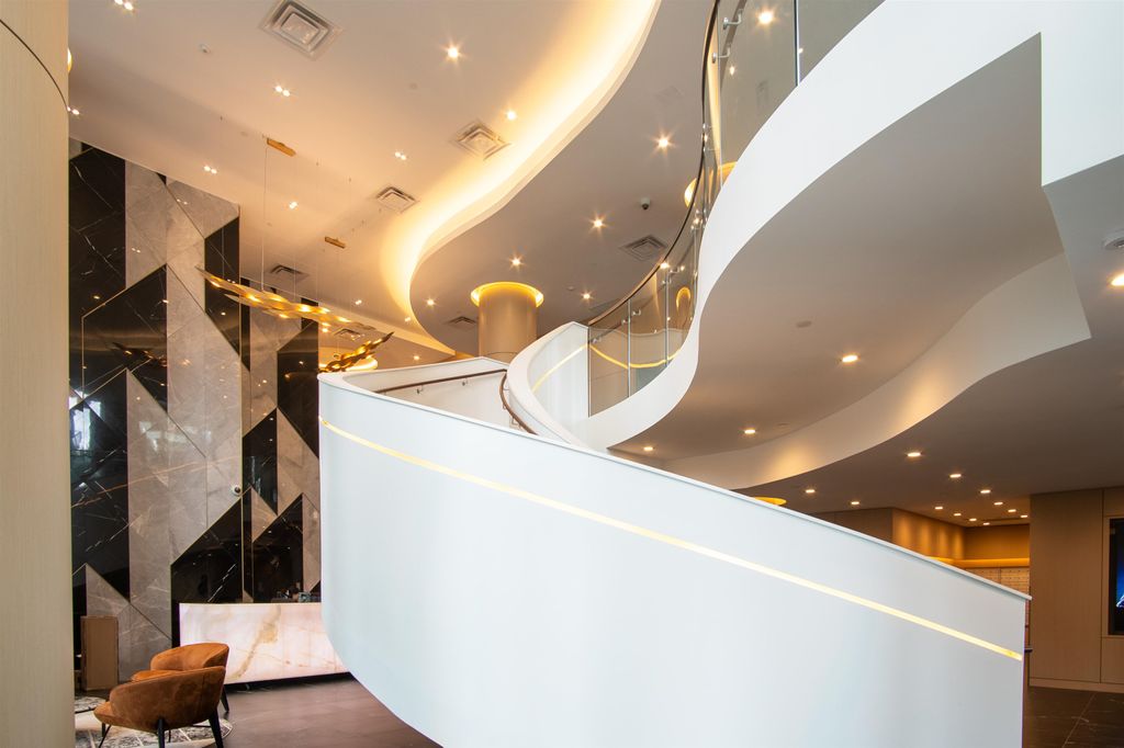 listing image 1104348685679105421