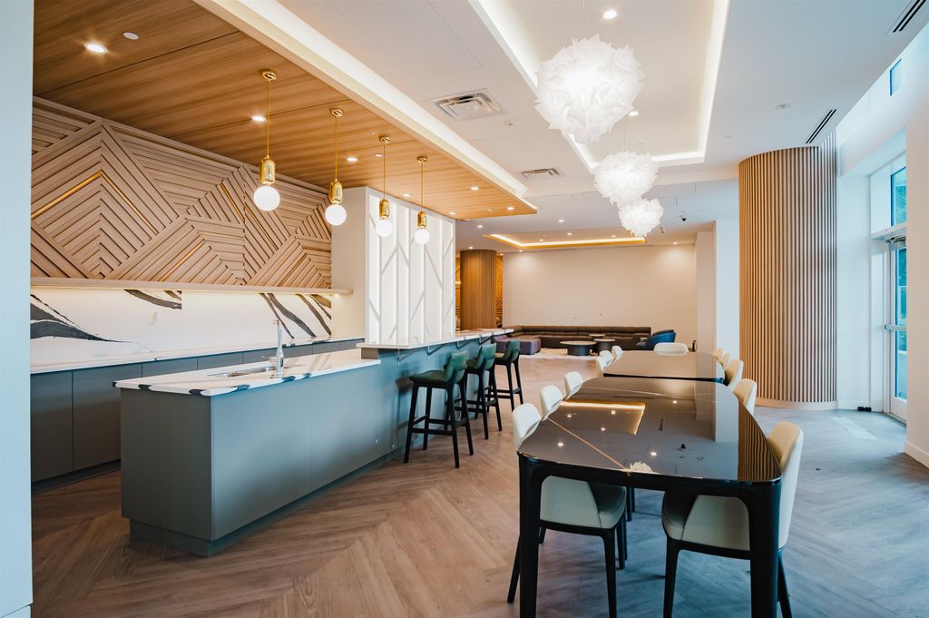 listing image 1101480361387876377