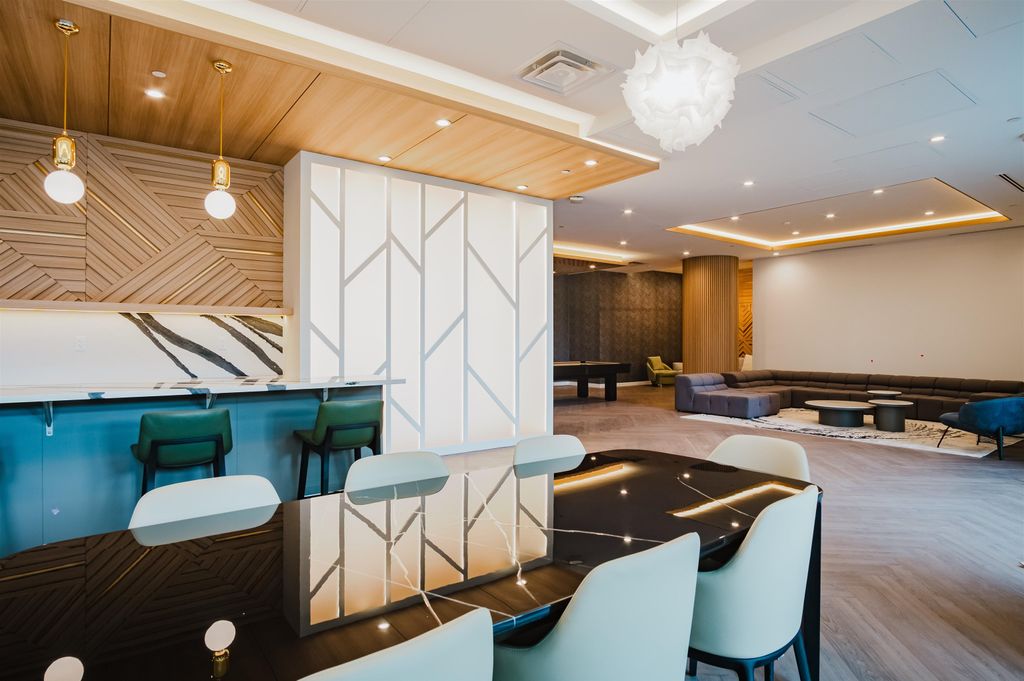 listing image 1104564214898429204