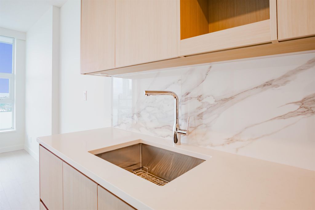 listing image 1109382240563736759