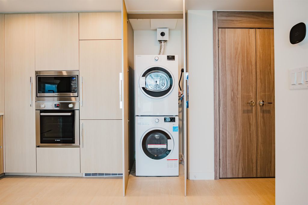 listing image 1104299959414255630