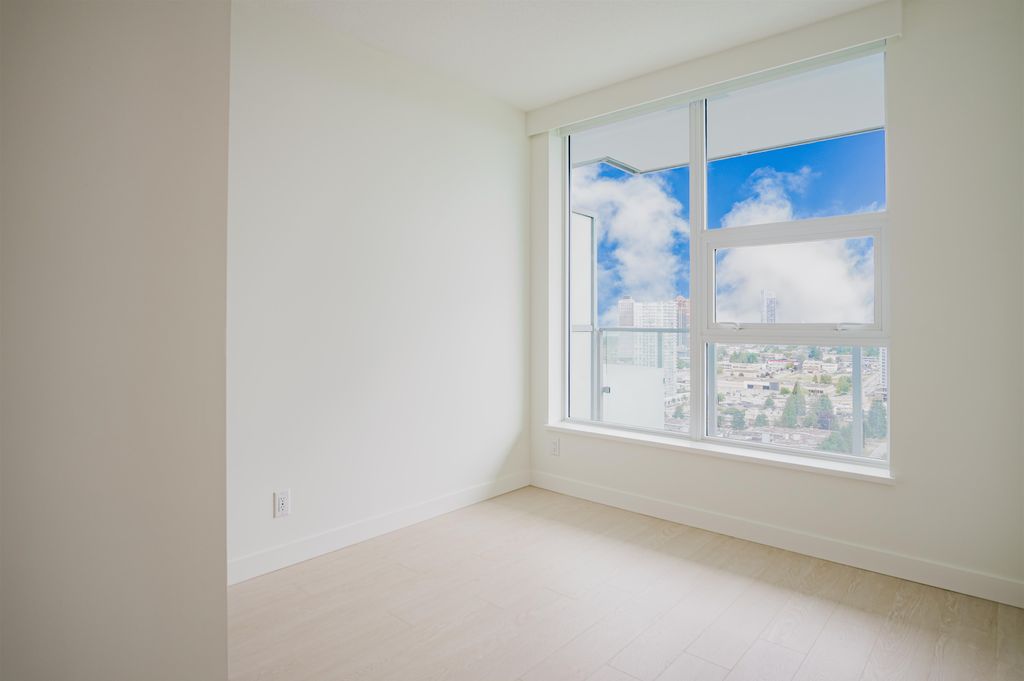 listing image 1100698838906222707