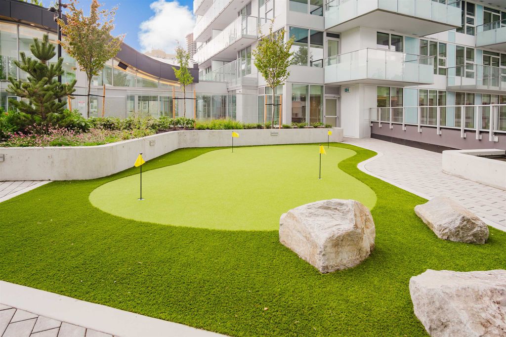 listing image 1104595358817558363