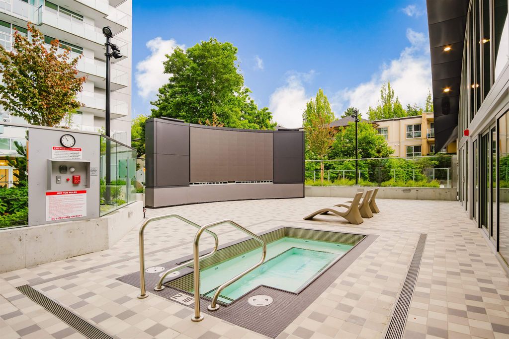 listing image 1106878923484589940