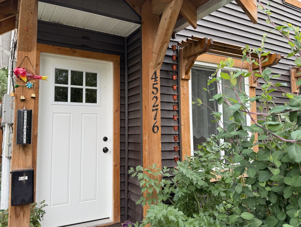 Photo of 45276 Creekside Drive, Chilliwack, BC V2P 7K6 (MLS # R3177522)