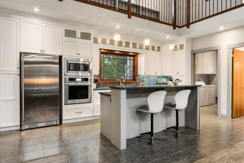 listing image 1100862437469147741