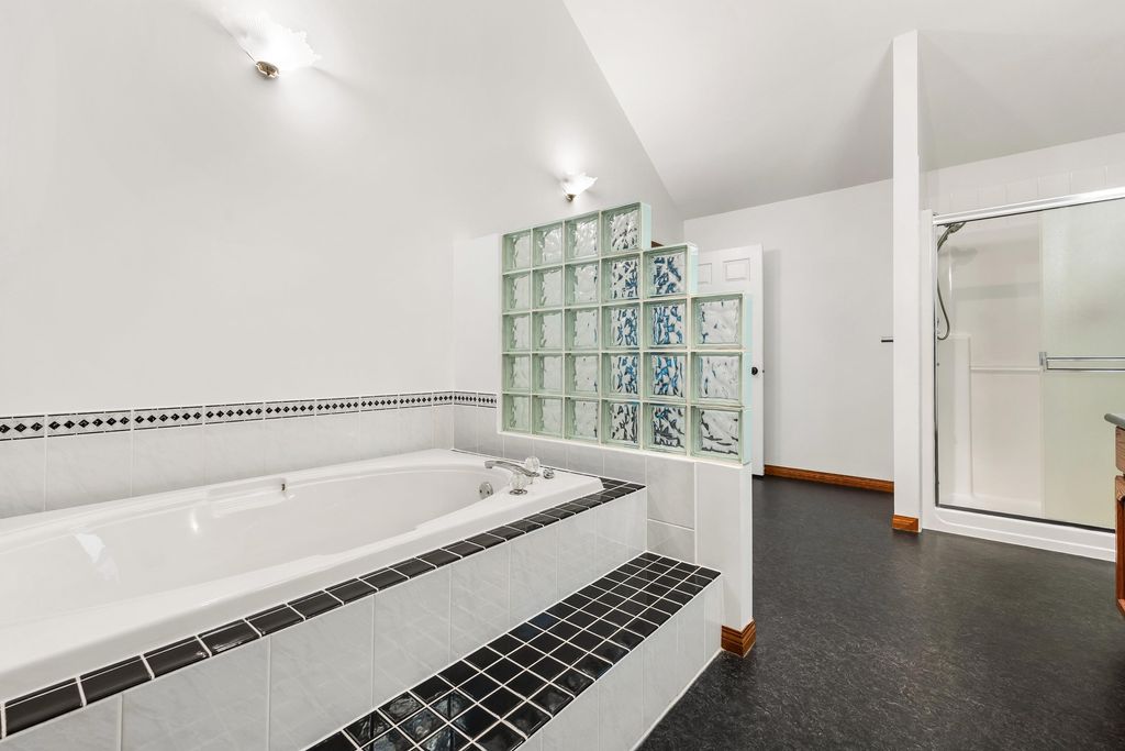 listing image 1105515085669518877