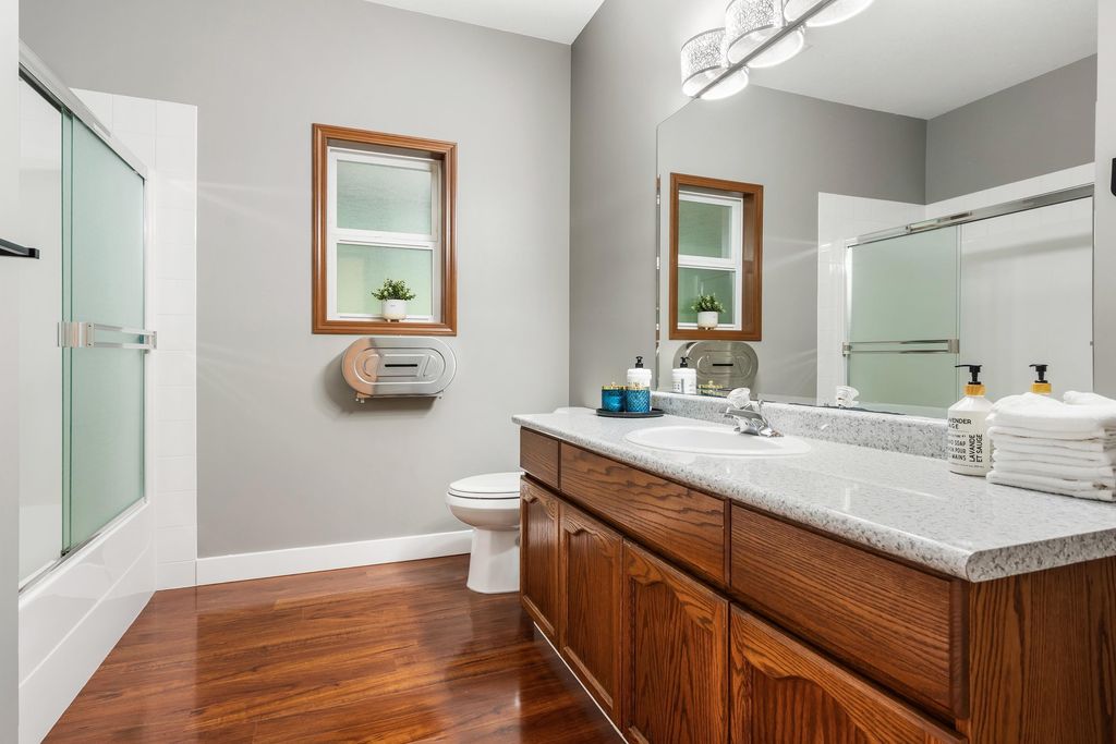 listing image 1101074201841913773