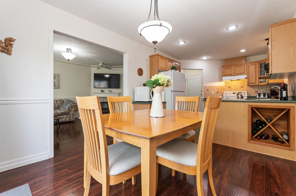 listing image 1102985410554739184