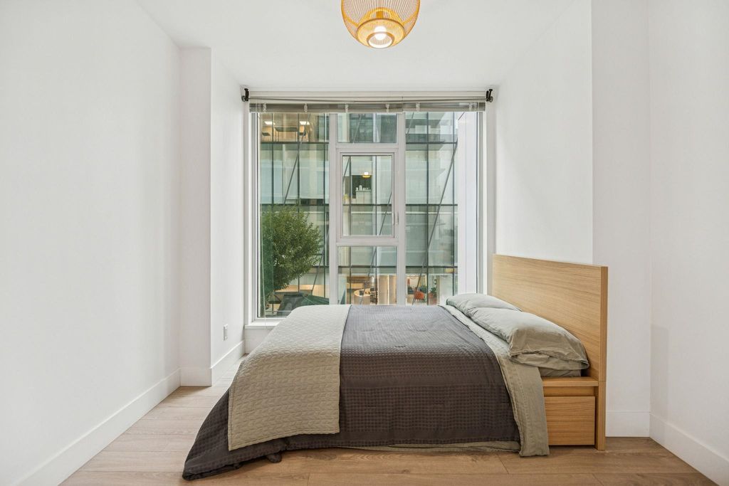 listing image 1100400332201049211