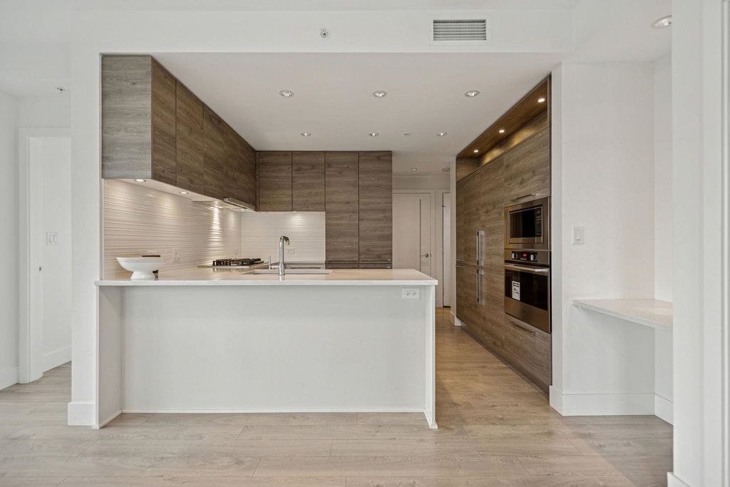 listing image 1102015024333677855