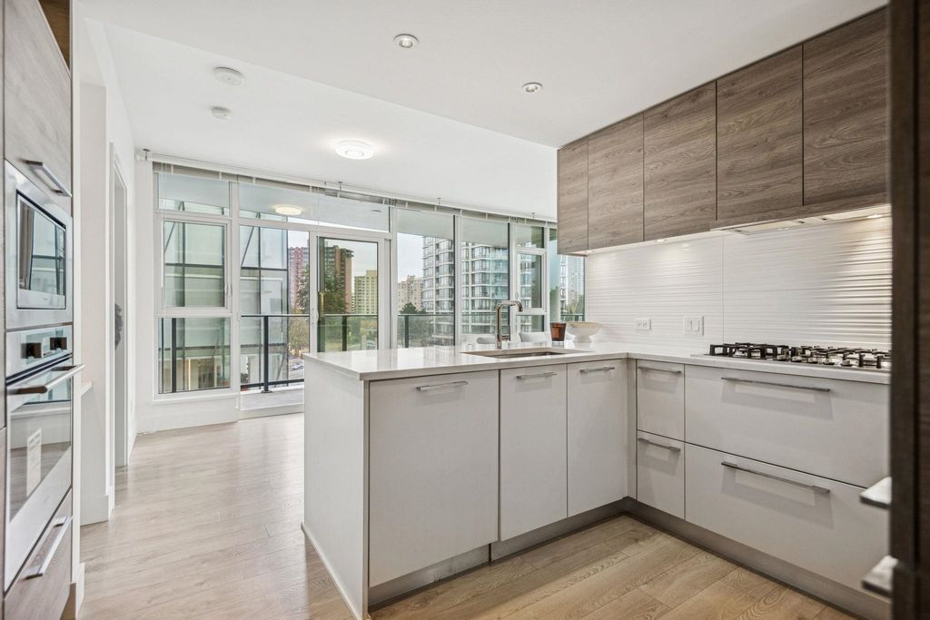 listing image 1107100403074556489