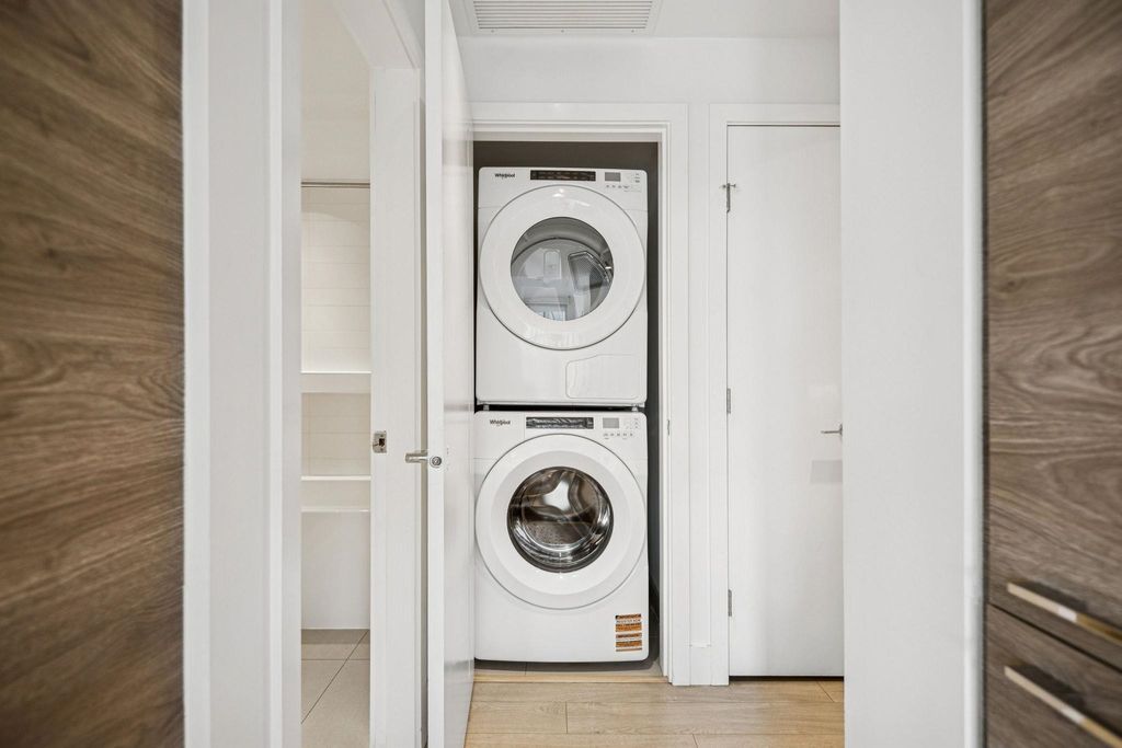 listing image 1109316464732323583