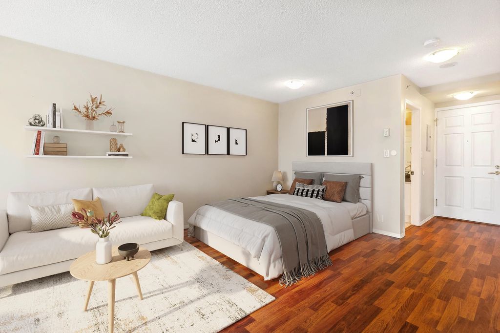 listing image 1104282593311405479