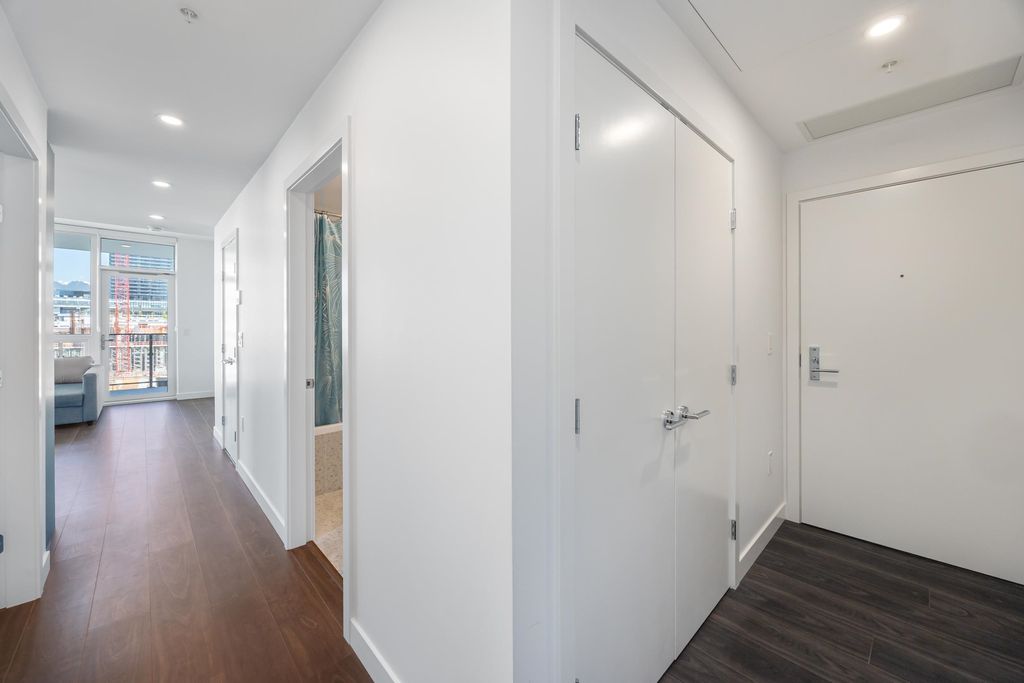 listing image 1101486502130997757